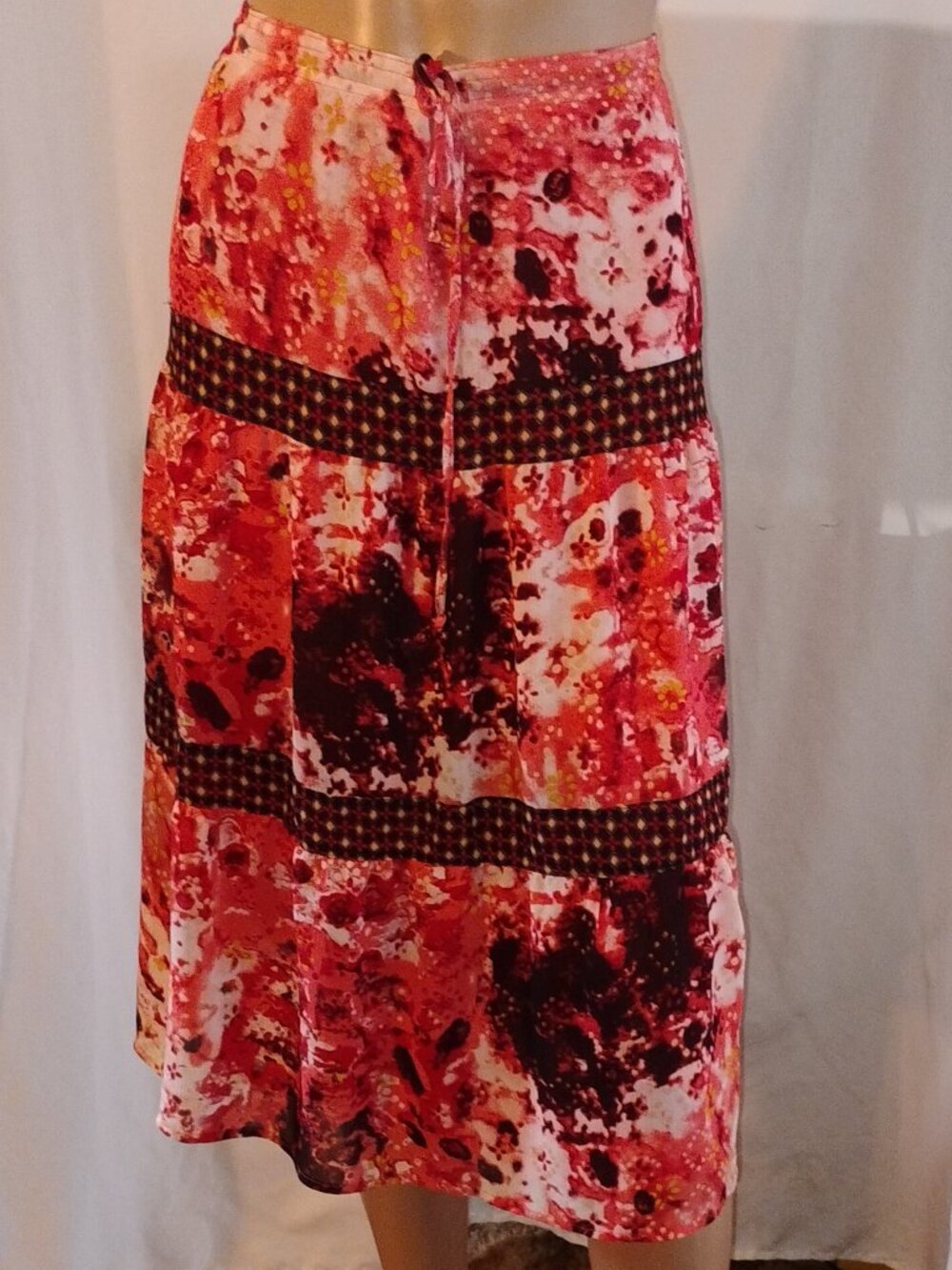 Sag Harbor Petite | Coral Orange & Pink Abstract Floral Skirt | 14P | Like New